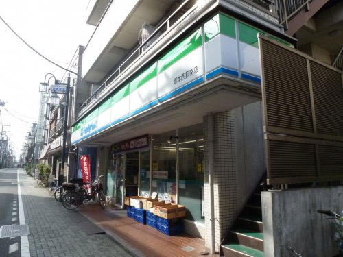 コンビニ　ファミリーマート 塚本西荻南店（コンビニ）まで61m