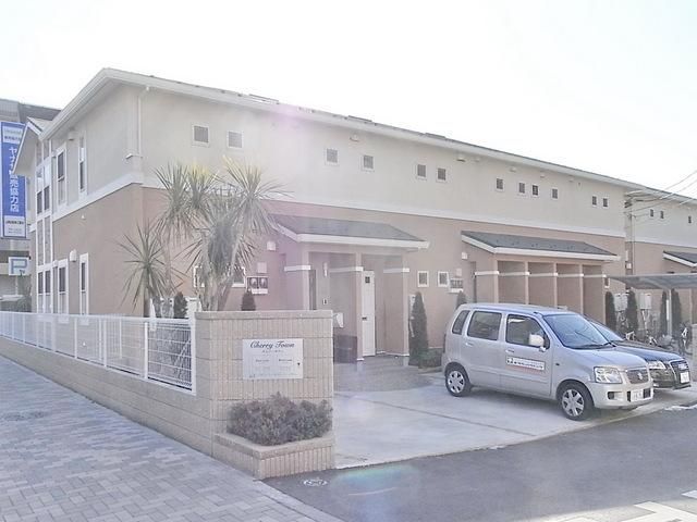 建物外観　★敷地内駐車場あり★