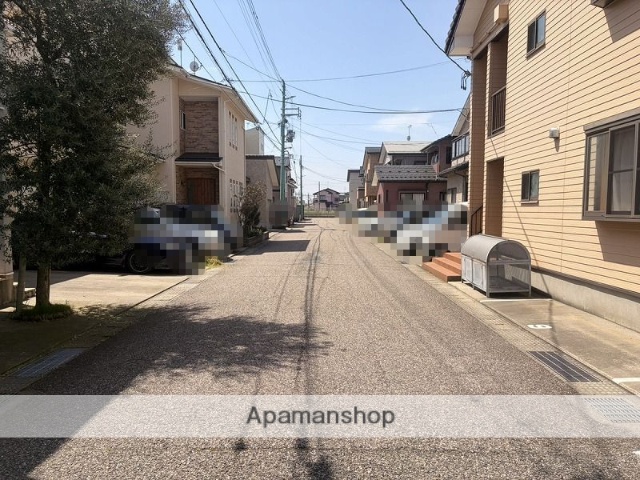 その他　前面道路（その他）まで0m