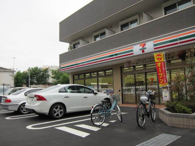 コンビニ　セブンイレブン 板橋蓮根三丁目（コンビニ）まで332m