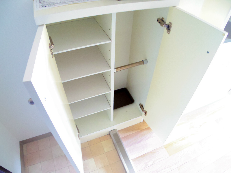 収納　シューズボックス