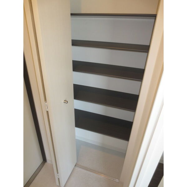 その他設備　シューズクローゼット付きです！