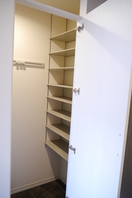 収納　シューズクローク