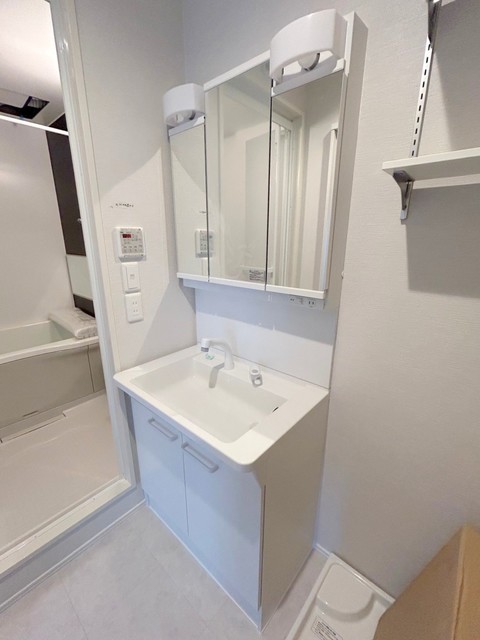 洗面設備　★収納付き3面鏡シャンプードレッサーh★