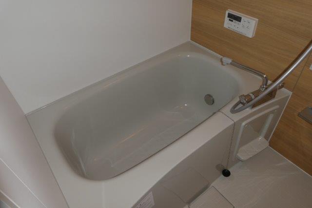 バス・シャワールーム　追い焚きバス