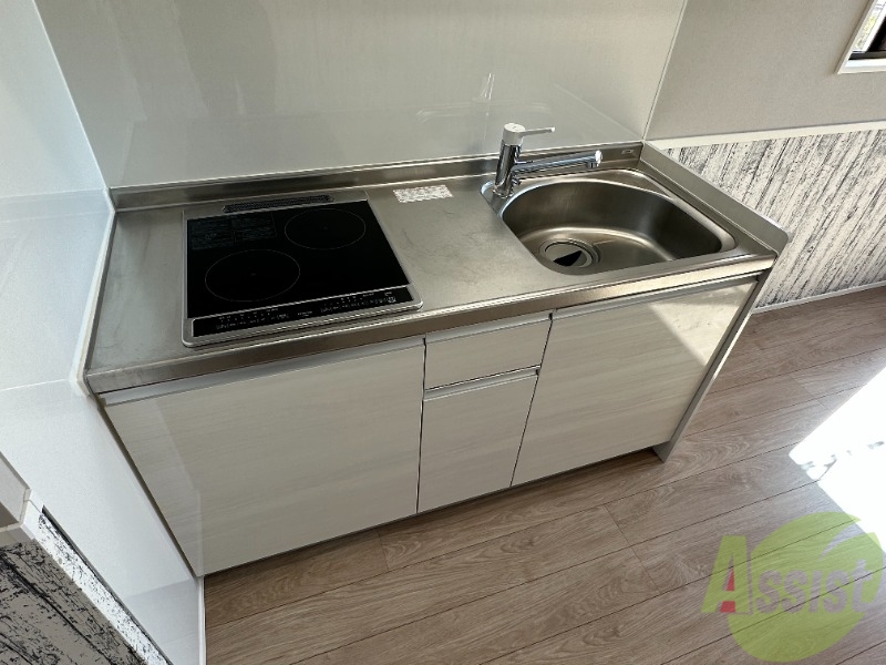 キッチン　キッチンは切る所もあり便利に使えそうです。