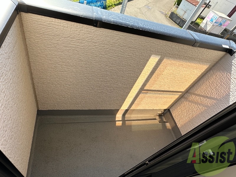 バルコニー　バルコニーは洗濯物もしっかり干せそうな広さです。