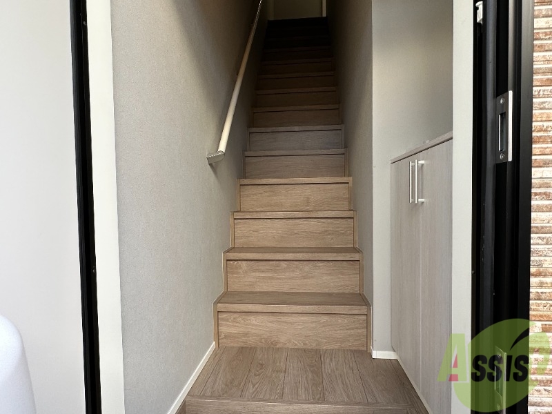 玄関　玄関から見た景色はこちらです。いかがでしょうか。