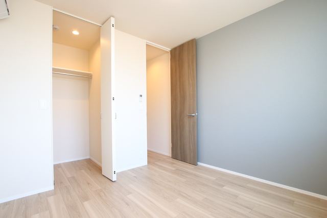 その他部屋・スペース　５．６帖の洋室　エアコン＋ＷＩＣ設置済