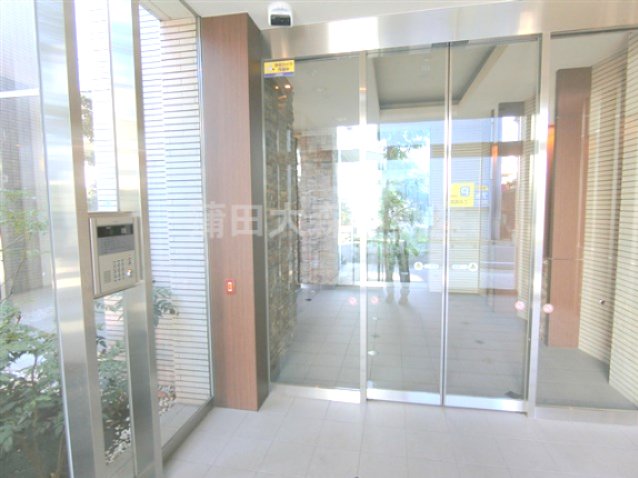 エントランス　エントランス　防犯カメラTVモニター付オートロック宅配BOX