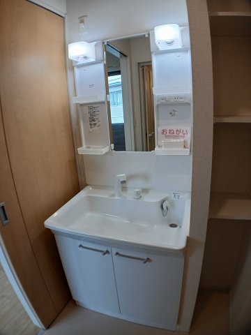 洗面設備　広い洗面スペース