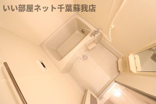 バス・シャワールーム　コンパクトで使いやすいお風呂です