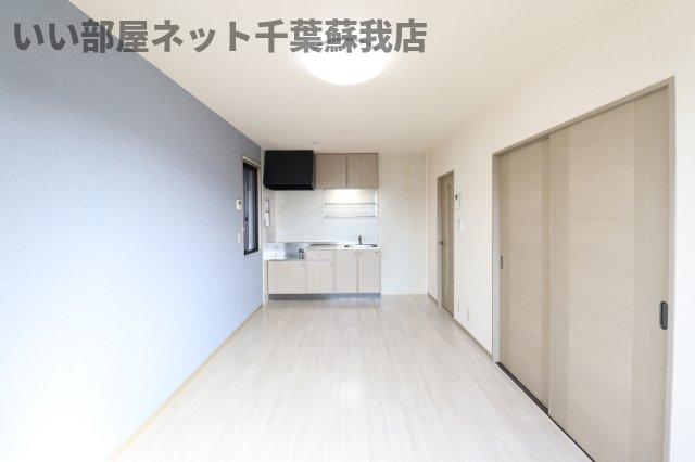 居室・リビング　こちらの居間で趣味の時間をお楽しみください