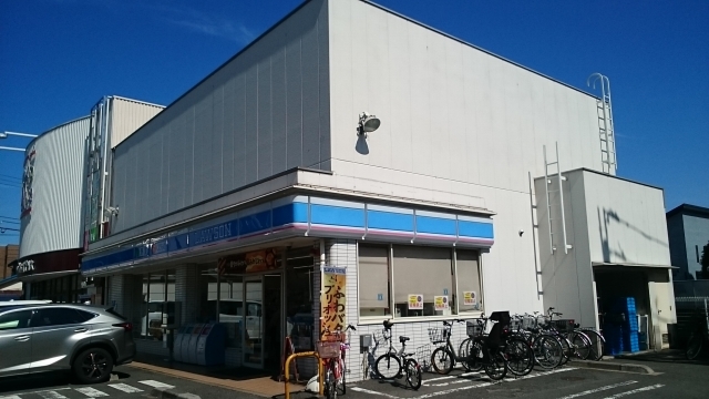 コンビニ　ローソン（コンビニ）まで200m