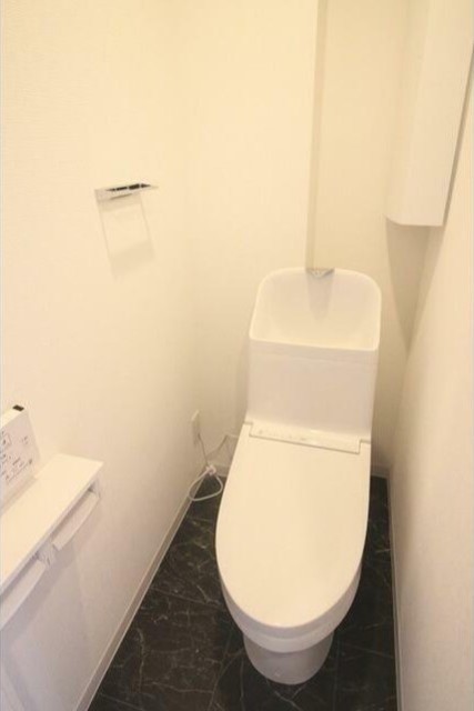 トイレ　温水洗浄便座