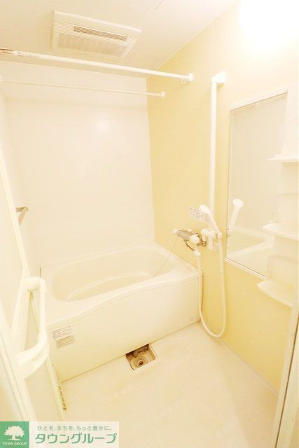 バス・シャワールーム　★★雨の日でも安心、浴室乾燥機付きバスルーム★★