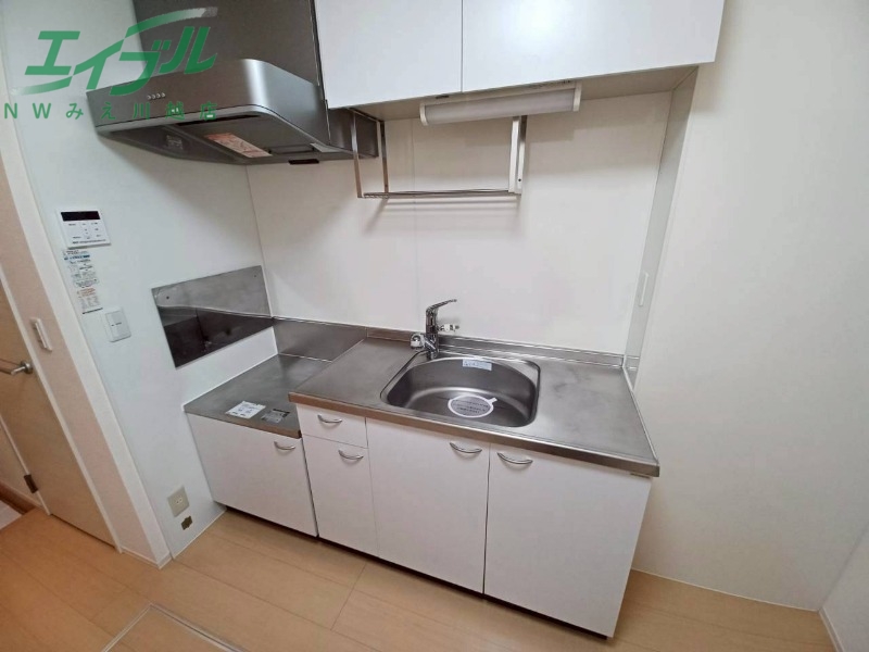 キッチン　別部屋参考写真です