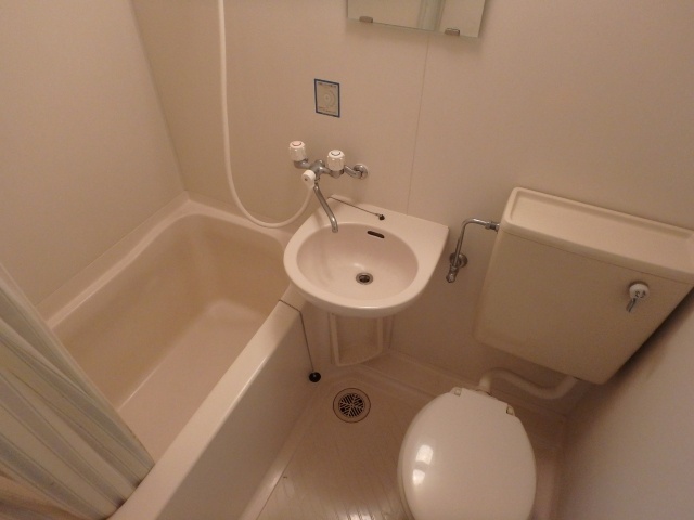 トイレ　【参考】307号室の室内写真