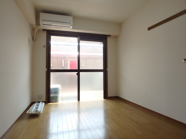 居室・リビング　【参考】307号室の室内写真