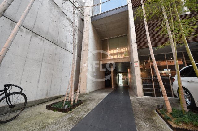 エントランス　オービットステージ北堀江　かっこいいエントランス