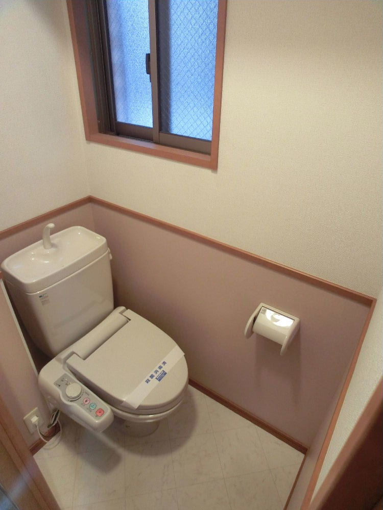 トイレ　別のお部屋の写真です。現況を優先します。