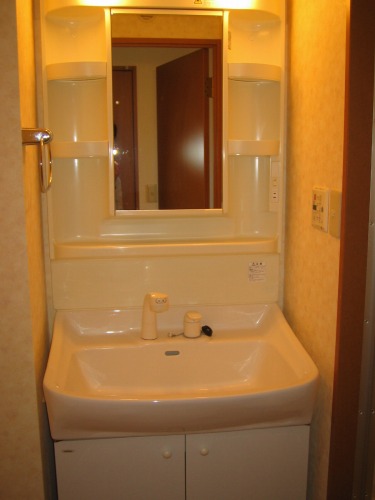 洗面設備　別のお部屋の写真です。現況を優先します。