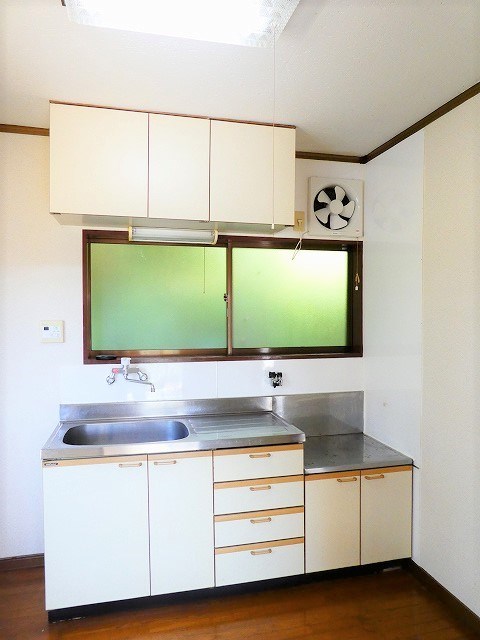 キッチン　写真は別部屋です。