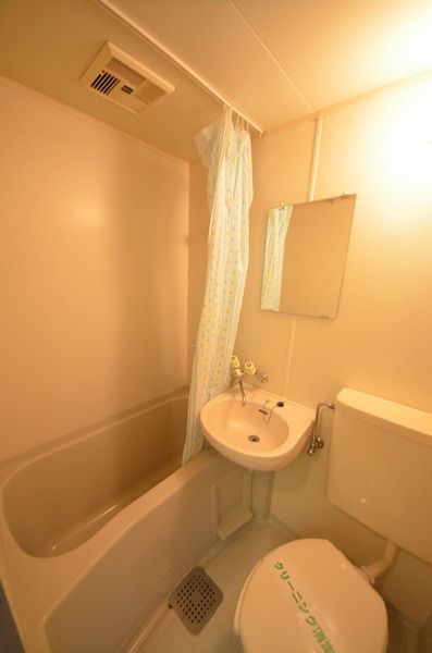 バス・シャワールーム　バスルーム