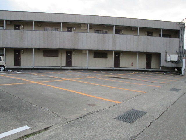 駐車場　融雪付駐車場。