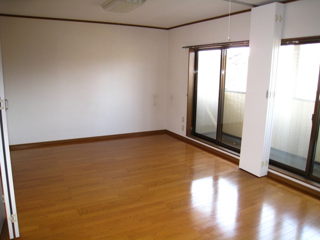 居室・リビング　間仕切り撤去しました。