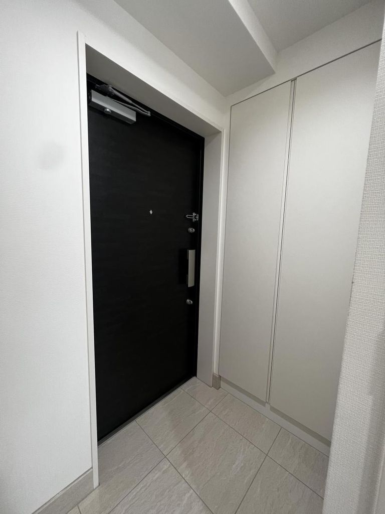 玄関　キッチン