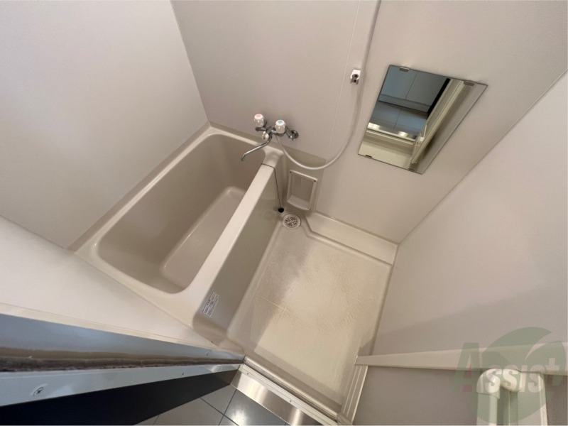 バス・シャワールーム　お風呂になります。一日の疲れを癒してくださいね。