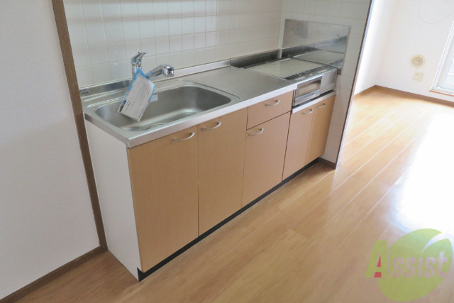 キッチン　こちらはキッチンです。ＩＨで安心して料理です。