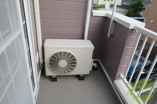 バルコニー　バルコニーは日当たりも良くお洗濯がはかどりそう。