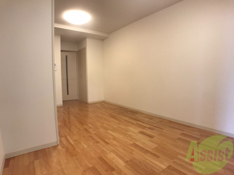 その他部屋・スペース　寝室は壁が綺麗な白なので、清潔感があっていいですね。