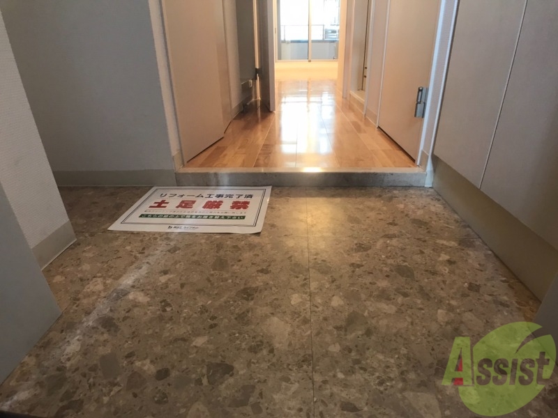 玄関　玄関はこんな感じです。広くていですねー。