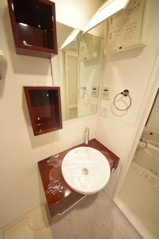 洗面設備　マリンズ心斎橋 III　おしゃれな洗面台