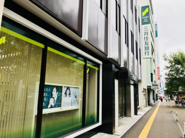 銀行　三井住友銀行　高松支店（銀行）まで451m