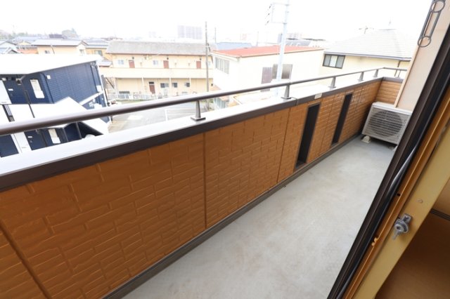 バルコニー　バルコニーがあります