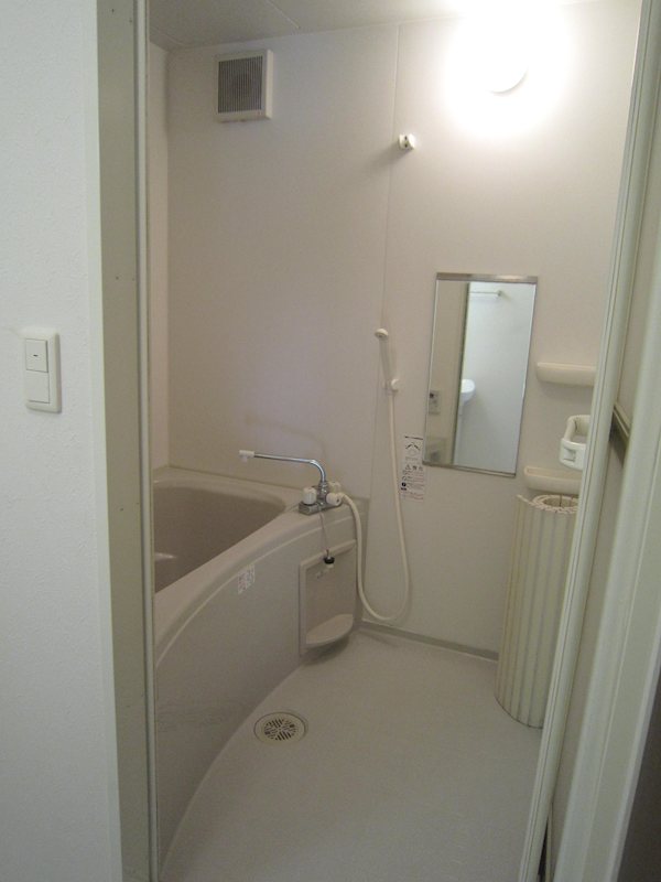 バス・シャワールーム　追い焚き機能あり