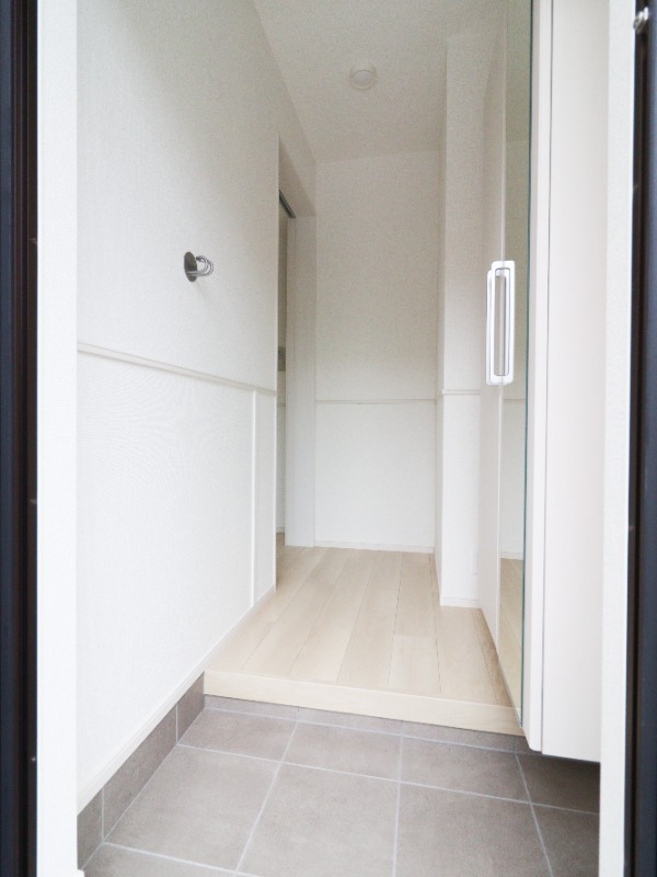 玄関　図面と現状に相違がある場合には現状を優先