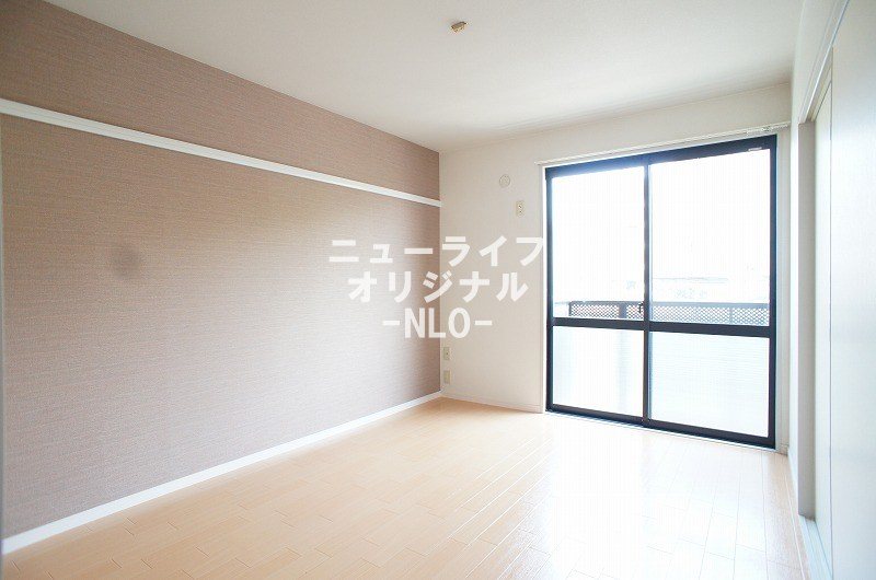 その他　アクセントクロスが特徴の洋室です！