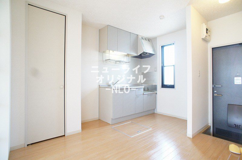 居室・リビング　ダイニングテーブルも置ける広さがあります！