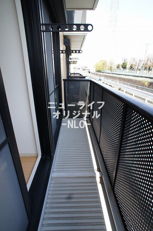 バルコニー　物干し竿を3本程度設置できます！