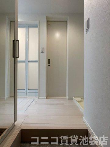 玄関　別号室イメージの為、現状を優先致します。