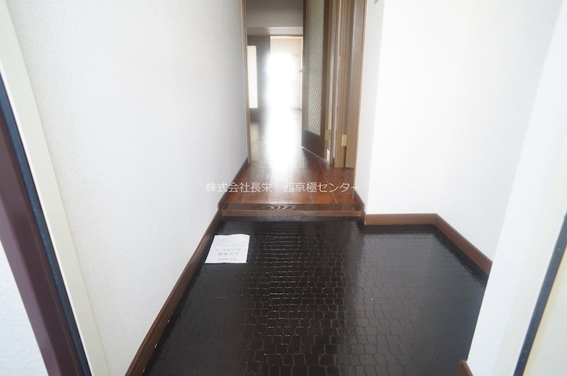 玄関　※別号室の写真です★（実際のお部屋とは異なります）