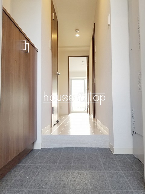 玄関　シューズボックス完備