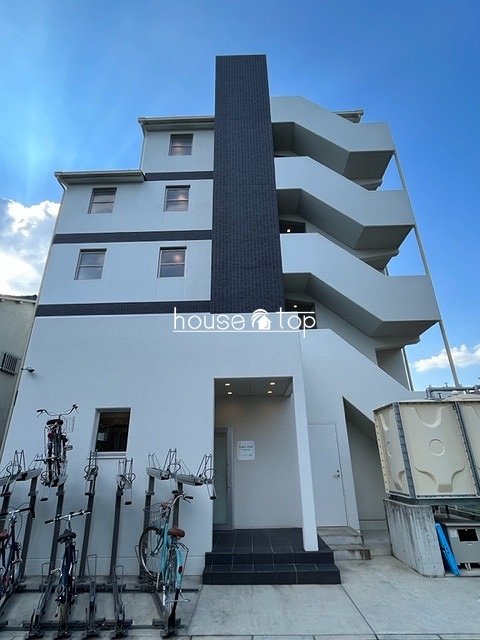 建物外観　インターネット使用料月額無料！オートロック・エレベーター完備