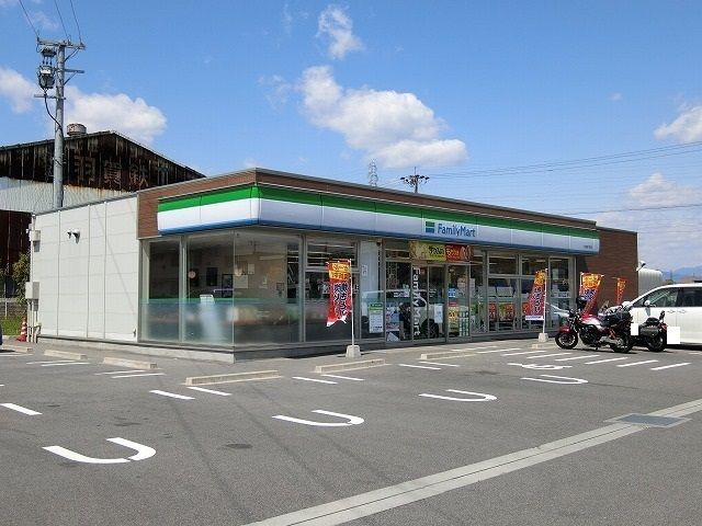 コンビニ　ファミリーマート大垣坂下町店（コンビニ）まで817m