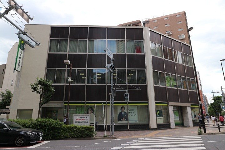 銀行　三井住友銀行日暮里支店（銀行）まで348m
